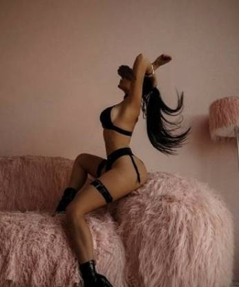 💋 Живу в Москве и знаю все ее секретные уголки, чтобы создать для нас незабываемое приключение. Мои услуги - это настоящий коктейль из эротического массажа, игр ролевых, экспериментов и исполнения самых тайных фантазий. 💥 Насыщенные встречи, доверие и удовольствие - вот то, чего ты ожидаешь от нашей встречи. Читай мои отзывы, смотри фото и подготовься к самым ярким ощущениям! Жду тебя, мой горячий ковбой! 🌟 1238, 25 лет