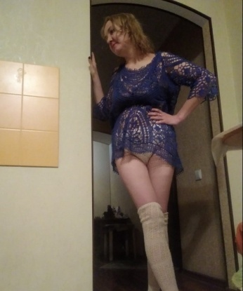 Молодая, стройная, ухоженная красотка приглашает в гости состоятельного мужчину для приятного времяпровождения. Обожаю страстные объятия и нежные поцелуи. Звони, не пожалеешь! 7936, 2023 года